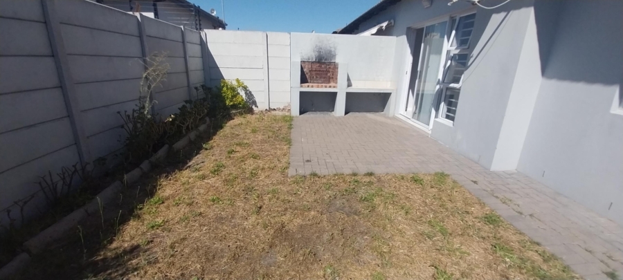 To Let 2 Bedroom Property for Rent in Parklands North Western Cape